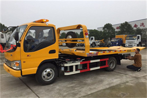 滴道区哪里有拖车服务